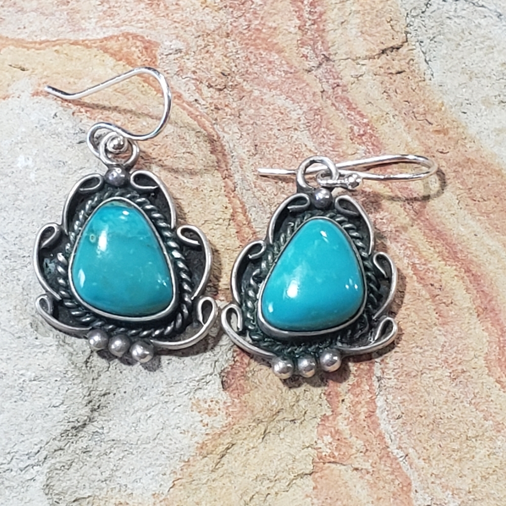 Richard Begay Turquoise Earrings. - Picture 5 of 7